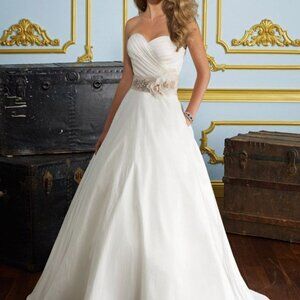 Simple ivory Mori Lee style 6726 wedding dress.